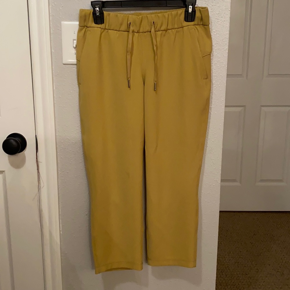 DISCONTINUED ON THE FLY WOVEN CROP 23”